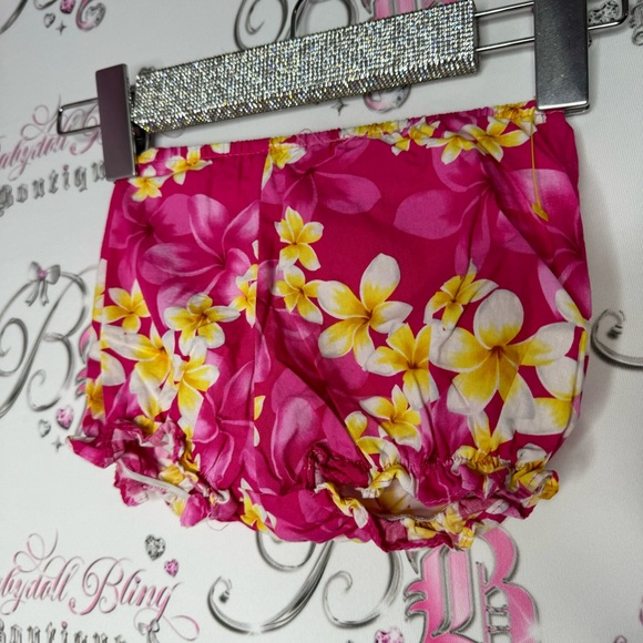 Baby bloomers shorts made in Hawaii pink white yellow floral mini shorts 🌸 - Picture 3 of 6